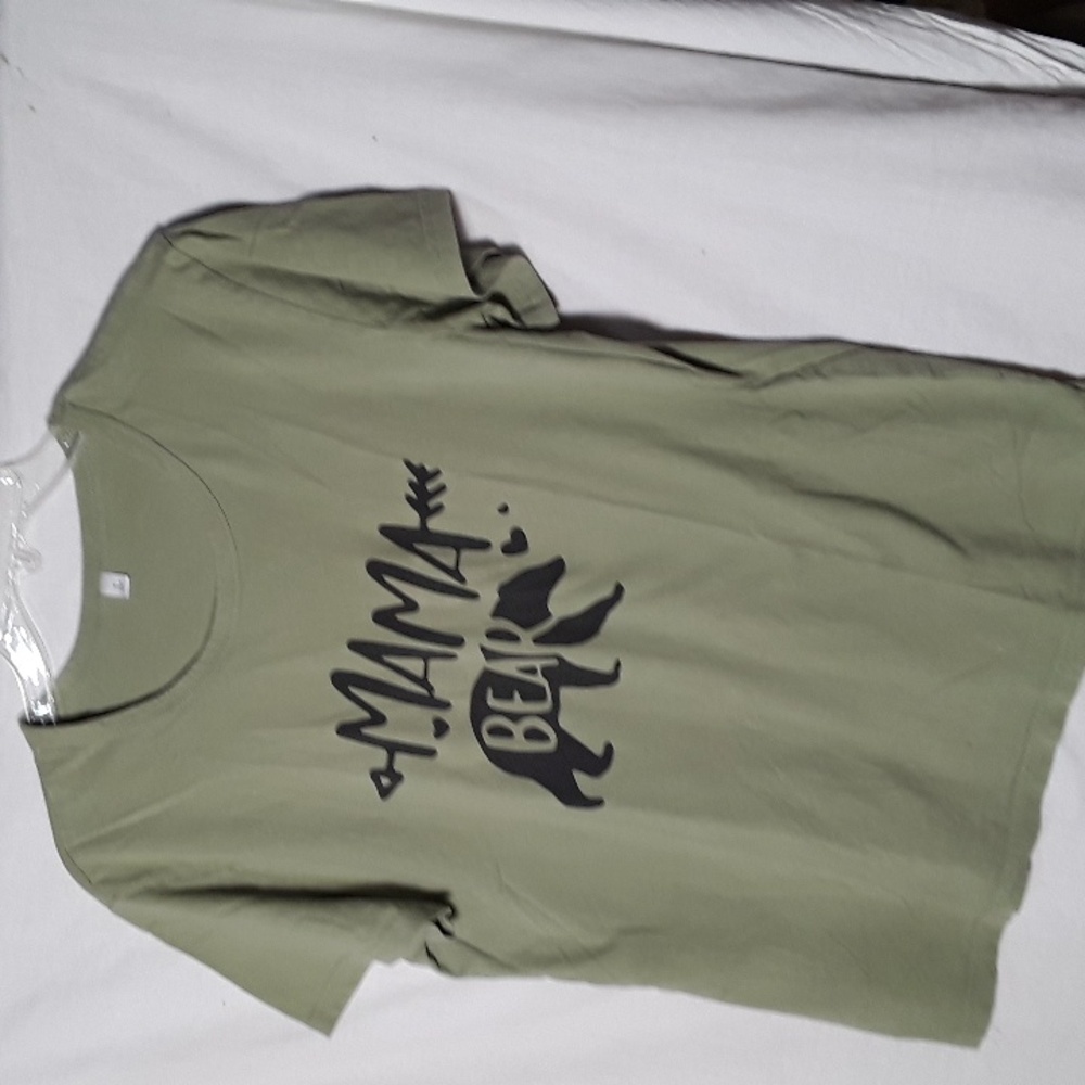 Mama Bear Graphic T-Shirt
